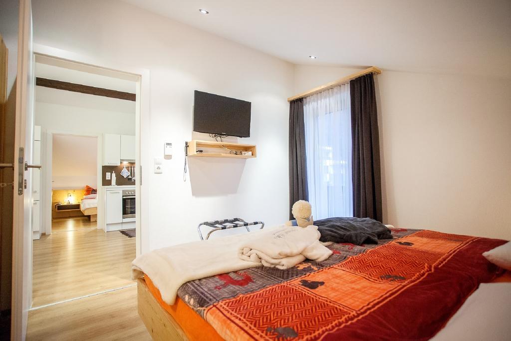 Gaestehaus Waldrand Garni วีซิง ภายนอก รูปภาพ